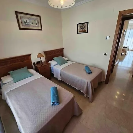 Family Friendly 2 Bedroom And 2 Bathroom Near The Beach Benalmadena