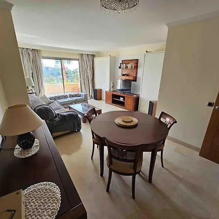 Apartment Family Friendly 2 Bedroom And 2 Bathroom Near The Beach *
